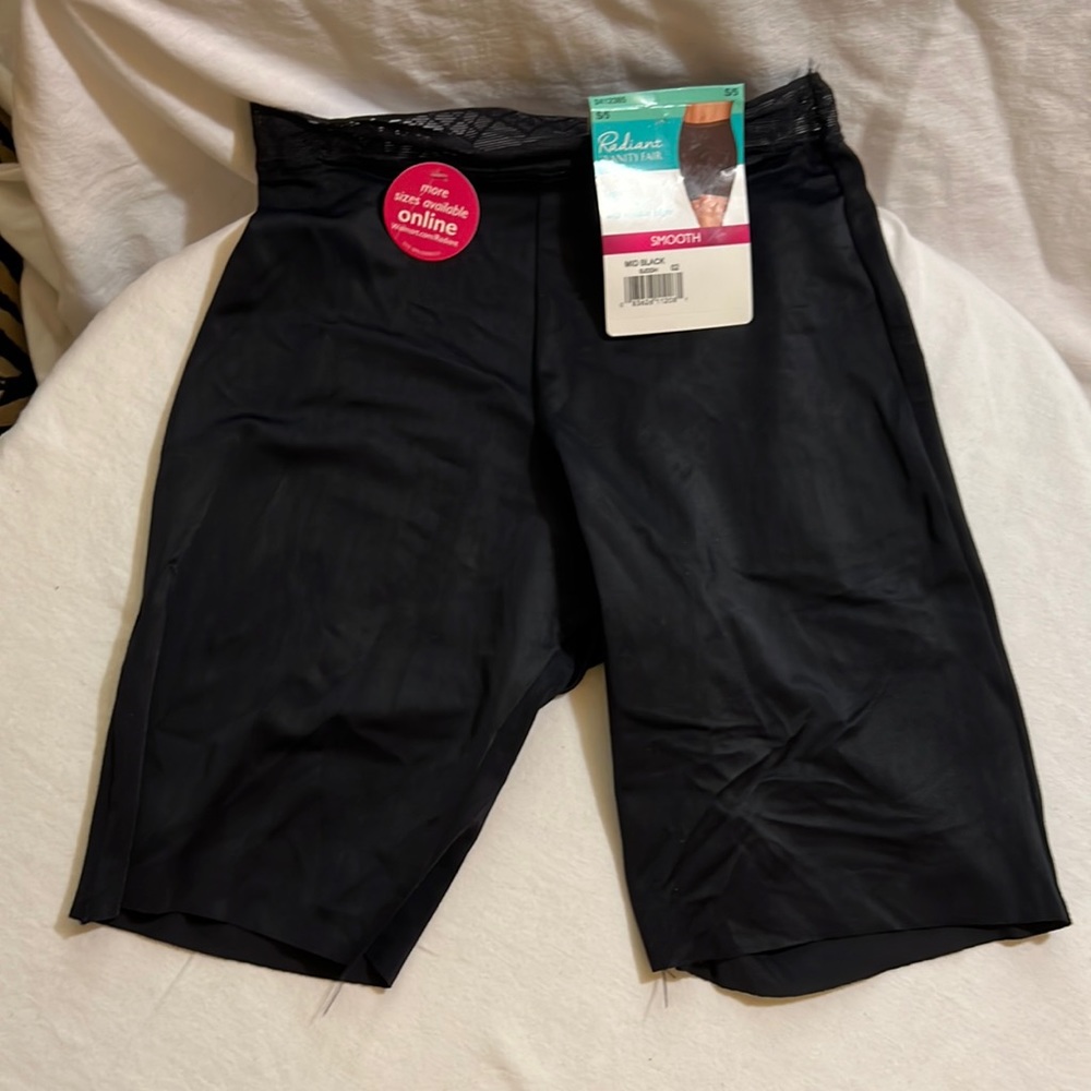 NEW Radiant by Vanity Fair Women's Invisible Edge Smoothing Slip Short Small/5